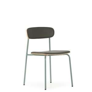 Silla verde y madera